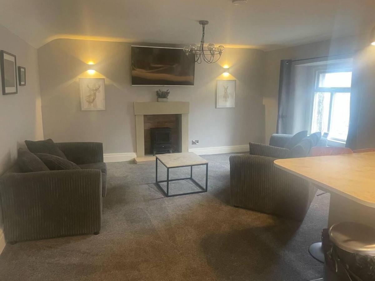 Cosy Apartment Above Village Pub 巴克斯顿 外观 照片