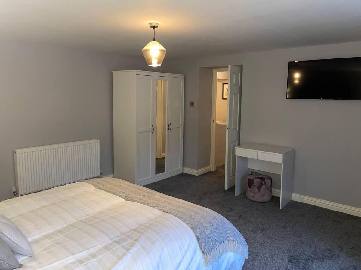 Cosy Apartment Above Village Pub 巴克斯顿 外观 照片