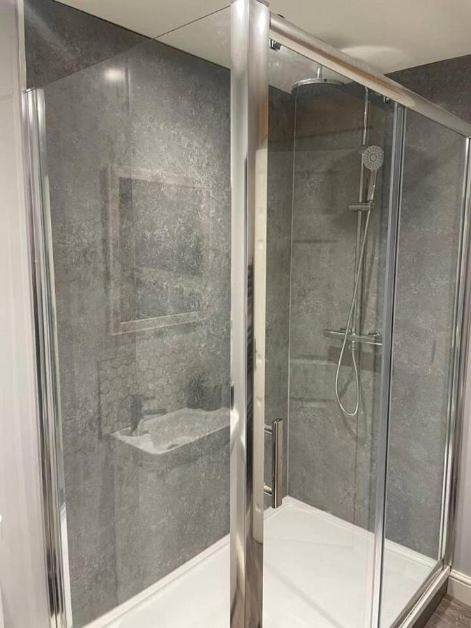 Cosy Apartment Above Village Pub 巴克斯顿 外观 照片